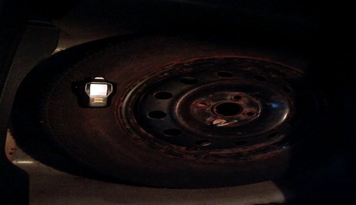 2013 Maruti Swift Dzire VXI, Petrol, Manual, 24,338 km, tyre