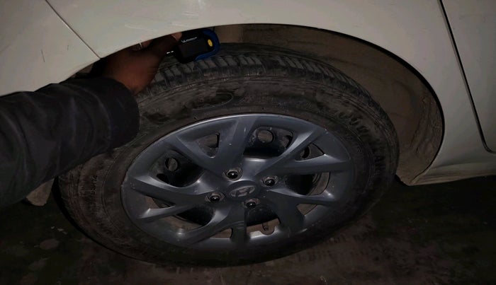 2017 Hyundai Grand i10 SPORTZ (O) 1.2 KAPPA VTVT, Petrol, Manual, 57,189 km, tyre