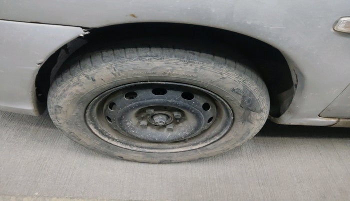 2011 Tata Indigo ECS GLS, Petrol, Manual, 52,645 km, tyre