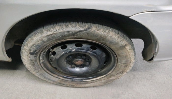 2011 Tata Indigo ECS GLS, Petrol, Manual, 52,645 km, tyre