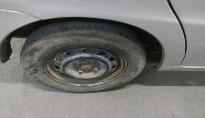 2011 Tata Indigo ECS GLS, Petrol, Manual, 52,645 km, tyre