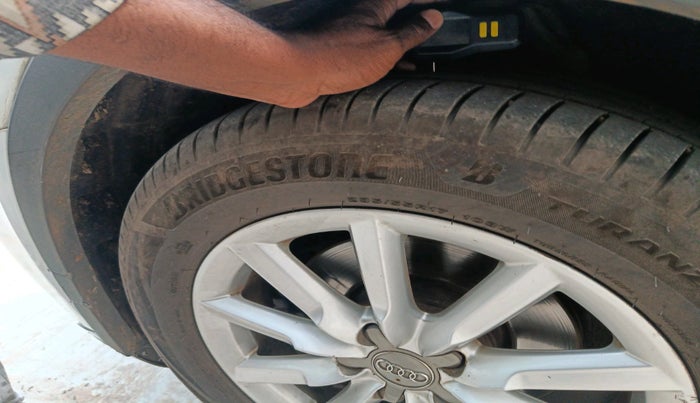 2014 Audi Q3 2.0 QUATTRO TDI AT, Diesel, Automatic, 1,26,369 km, tyre