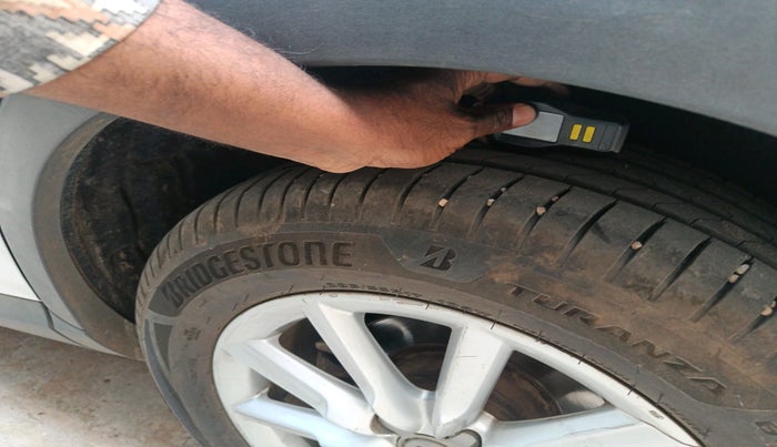 2014 Audi Q3 2.0 QUATTRO TDI AT, Diesel, Automatic, 1,26,369 km, tyre