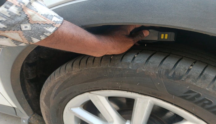 2014 Audi Q3 2.0 QUATTRO TDI AT, Diesel, Automatic, 1,26,369 km, tyre