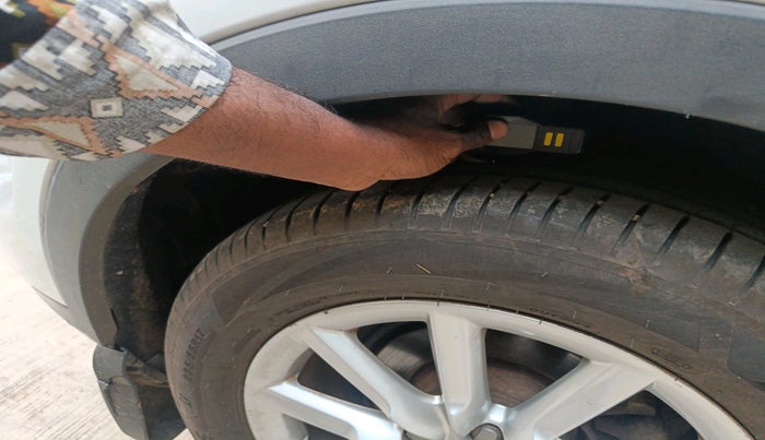 2014 Audi Q3 2.0 QUATTRO TDI AT, Diesel, Automatic, 1,26,369 km, tyre