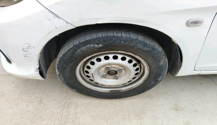 2016 Honda Amaze 1.5L I-DTEC E, Diesel, Manual, 92,349 km, tyre