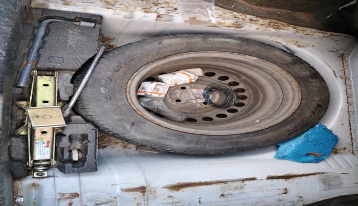 2016 Honda Amaze 1.5L I-DTEC E, Diesel, Manual, 92,349 km, tyre