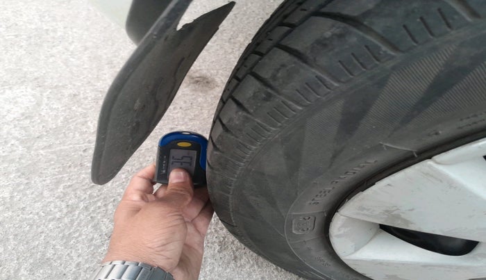 2012 Maruti A Star VXI (ABS) AT, Petrol, Automatic, 48,901 km, tyre