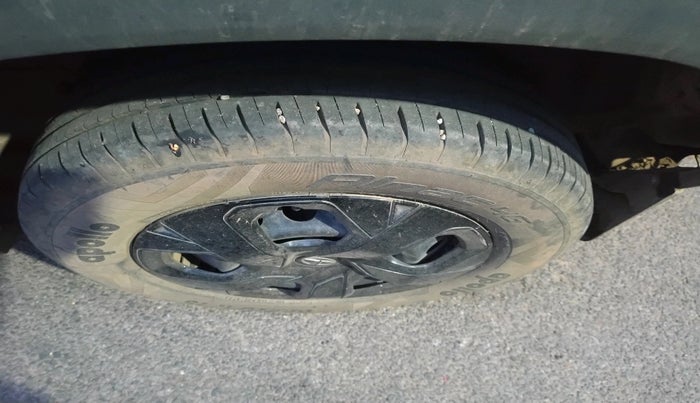 2022 Tata PUNCH ADVENTURE CAMO AMT, Petrol, Automatic, 31,479 km, tyre