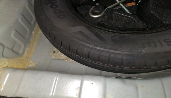 2022 Tata PUNCH ADVENTURE CAMO AMT, Petrol, Automatic, 31,479 km, tyre