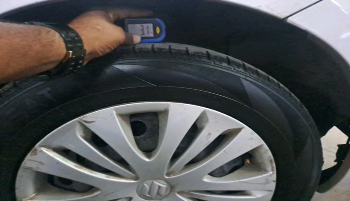 2013 Maruti Ertiga VXI, Petrol, Manual, 1,36,770 km, tyre