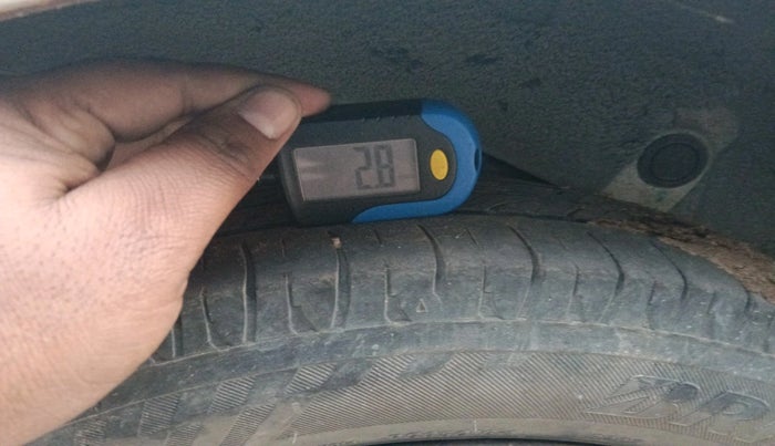 2011 Hyundai Santro Xing GL, Petrol, Manual, 98,549 km, tyre