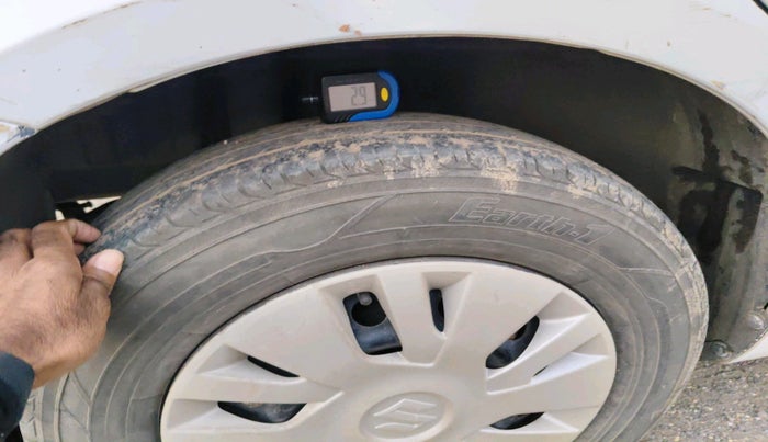 2014 Maruti Swift LXI, Petrol, Manual, 96,050 km, tyre