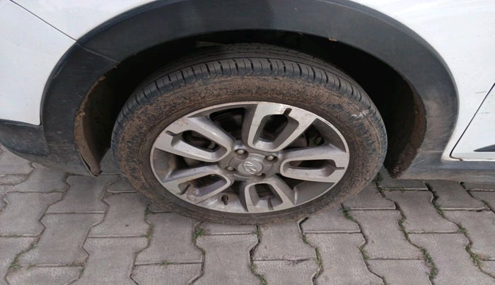 2017 Hyundai i20 Active 1.2 S, Petrol, Manual, 68,296 km, tyre