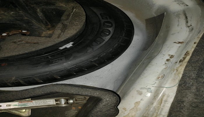 2015 Volkswagen Vento HIGHLINE DIESEL 1.5, Diesel, Manual, 90,593 km, tyre