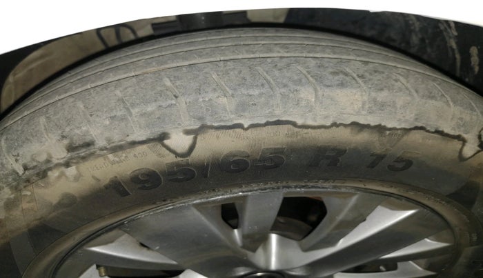 2015 Volkswagen Vento HIGHLINE DIESEL 1.5, Diesel, Manual, 90,593 km, tyre