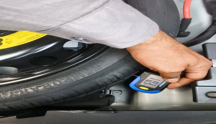 2021 Audi A4 40 TFSI PREMIUM, Petrol, Automatic, 10,655 km, tyre