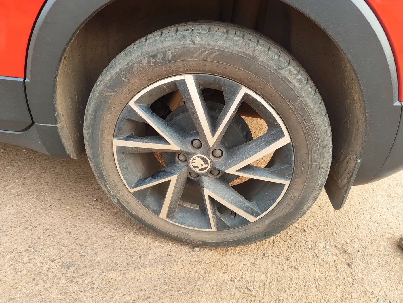 2023 Skoda KUSHAQ MONTE CARLO 1.5L TSI DSG, Petrol, Automatic, 31,564 km, tyre