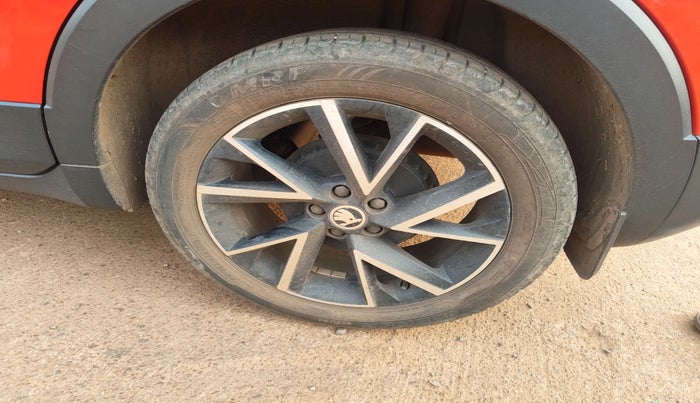 2023 Skoda KUSHAQ MONTE CARLO 1.5L TSI DSG, Petrol, Automatic, 31,564 km, tyre