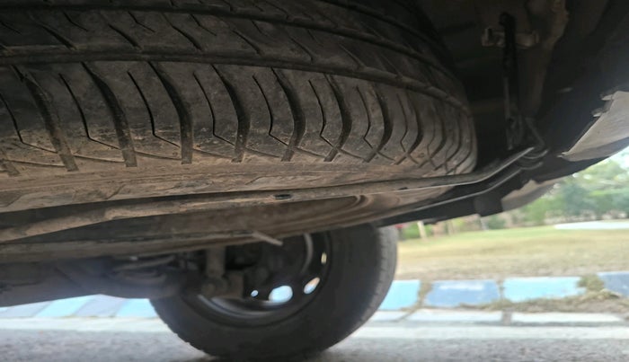 2016 Renault Duster 110 PS RXL 4X2 AMT, Diesel, Automatic, 1,01,933 km, tyre