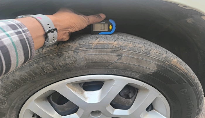 2016 Renault Duster 110 PS RXL 4X2 AMT, Diesel, Automatic, 1,01,933 km, tyre