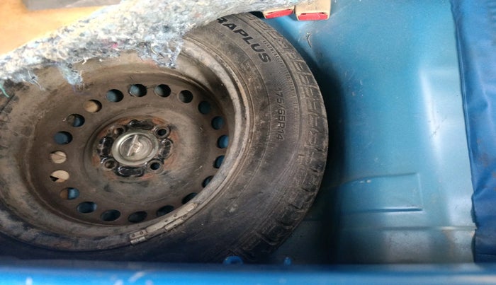 2013 Honda Brio S MT, Petrol, Manual, 58,810 km, tyre