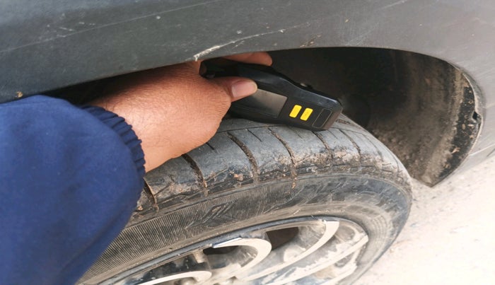 2024 KIA CARENS PRESTIGE 1.5 PETROL 7 STR, Petrol, Manual, 26,708 km, tyre