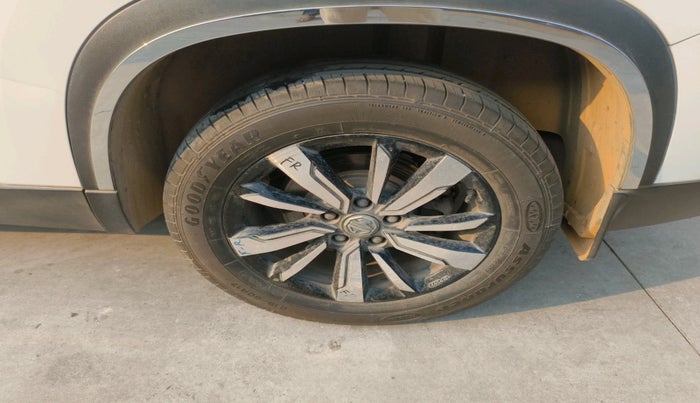 2019 MG HECTOR SHARP 2.0 DIESEL, Diesel, Manual, 67,637 km, tyre