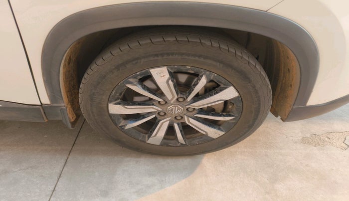 2019 MG HECTOR SHARP 2.0 DIESEL, Diesel, Manual, 67,637 km, tyre