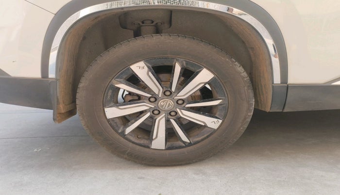 2019 MG HECTOR SHARP 2.0 DIESEL, Diesel, Manual, 67,637 km, tyre