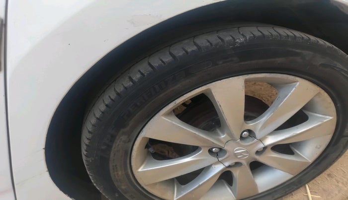 2015 Hyundai Verna FLUIDIC 1.6 CRDI S 4S, Diesel, Manual, 1,15,151 km, tyre