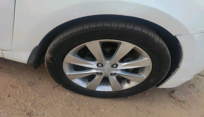 2015 Hyundai Verna FLUIDIC 1.6 CRDI S 4S, Diesel, Manual, 1,15,151 km, tyre