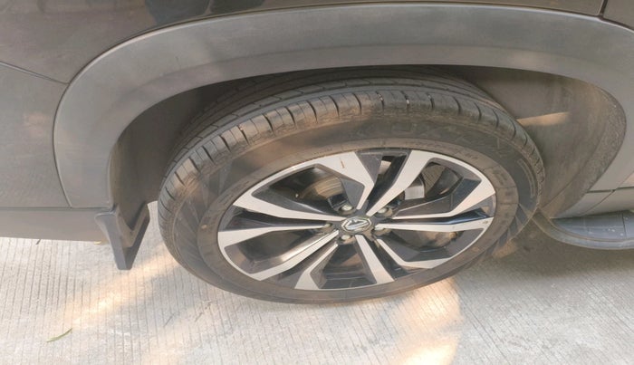 2024 MG HECTOR SHARP PRO 2.0 TURBO DIESEL, Diesel, Manual, 74,867 km, tyre