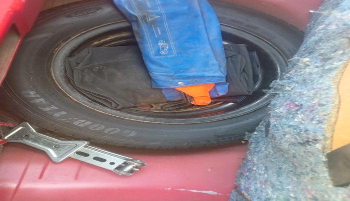 2013 Honda Brio S MT, Petrol, Manual, 75,989 km, tyre