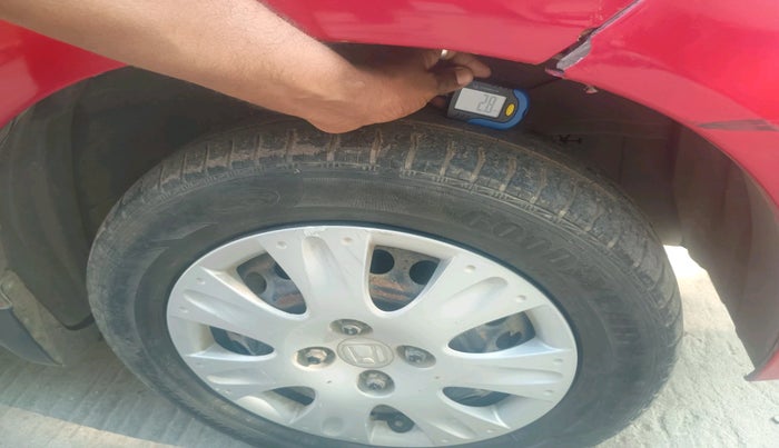 2013 Honda Brio S MT, Petrol, Manual, 75,989 km, tyre