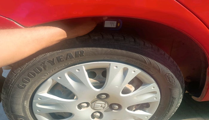 2013 Honda Brio S MT, Petrol, Manual, 75,989 km, tyre