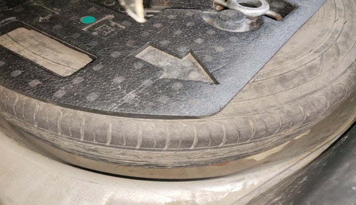 2011 Maruti Swift VXI, Petrol, Manual, 63,324 km, tyre