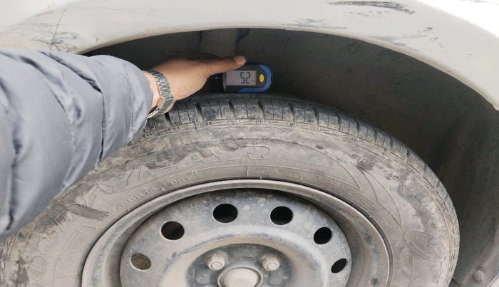 2011 Maruti Swift VXI, Petrol, Manual, 63,324 km, tyre