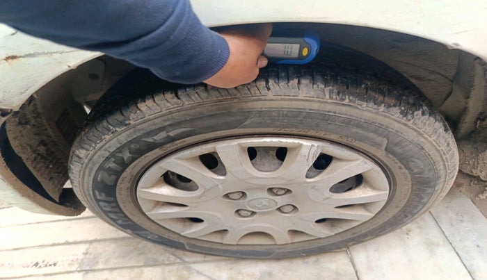 2011 Hyundai i20 MAGNA 1.2, Petrol, Manual, 42,678 km, tyre