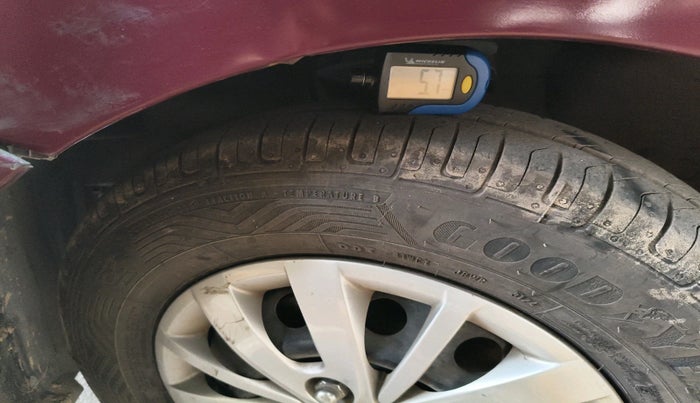 2015 Hyundai i10 SPORTZ 1.1, Petrol, Manual, 30,266 km, tyre