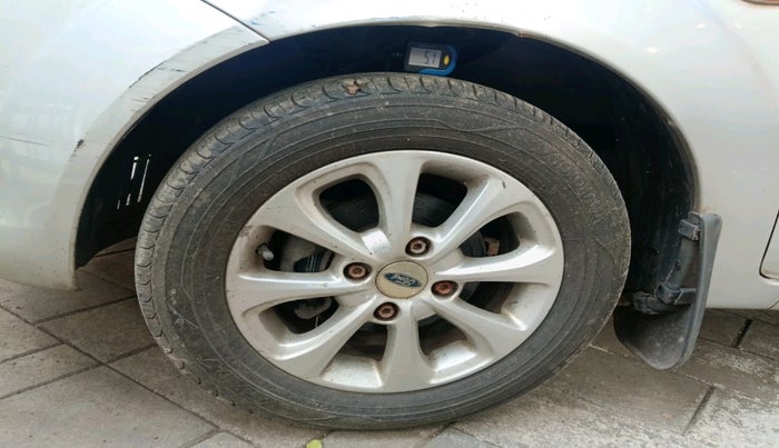 2011 Ford Figo ZXI 1.2 PETROL, Petrol, Manual, 96,134 km, tyre