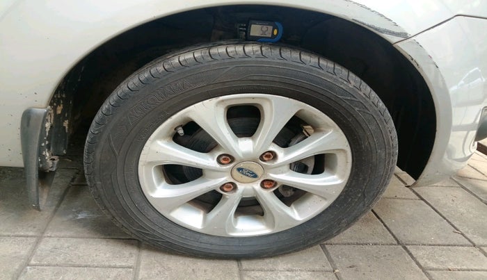 2011 Ford Figo ZXI 1.2 PETROL, Petrol, Manual, 96,134 km, tyre