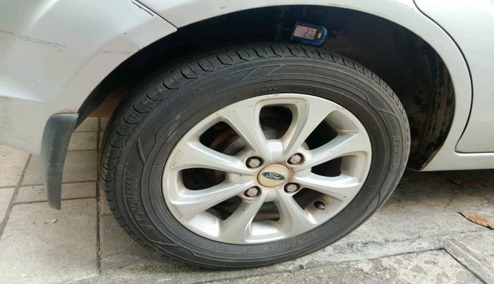 2011 Ford Figo ZXI 1.2 PETROL, Petrol, Manual, 96,134 km, tyre