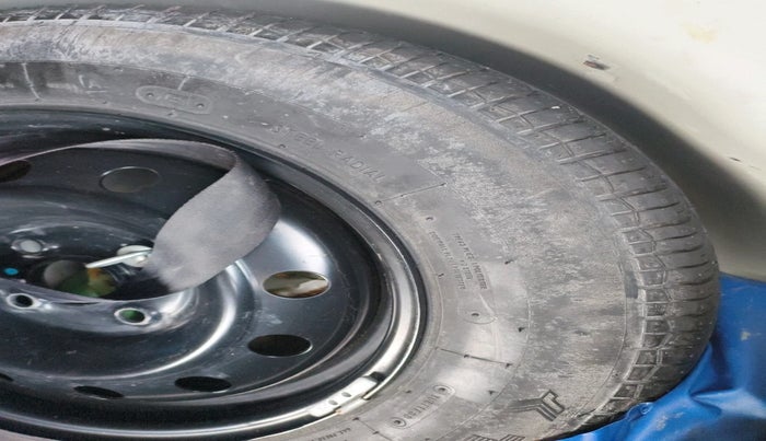 2017 Maruti Swift VXI, Petrol, Manual, 61,070 km, tyre