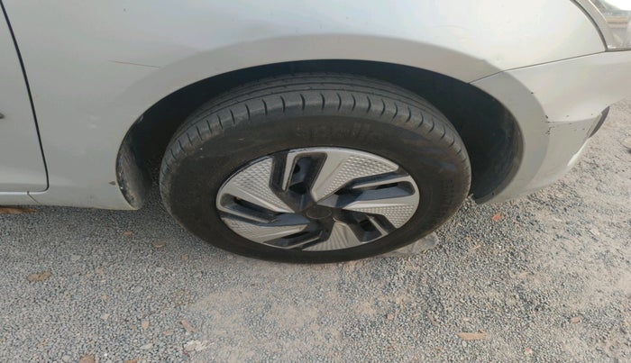 2017 Maruti Swift VXI, Petrol, Manual, 61,070 km, tyre