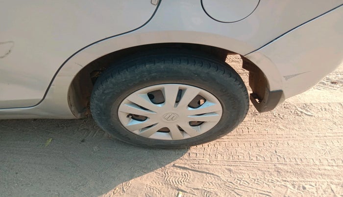 2013 Maruti Swift Dzire VXI, Petrol, Manual, 1,61,441 km, tyre
