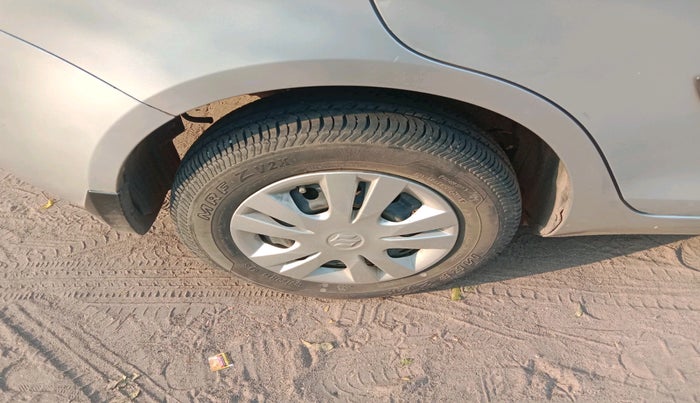 2013 Maruti Swift Dzire VXI, Petrol, Manual, 1,61,441 km, tyre