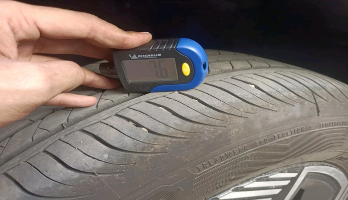 2024 Tata NEXON Creative Plus 1.2 Revotron 6MT, Petrol, Manual, 6,856 km, tyre