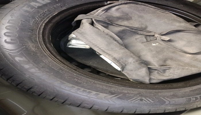 2024 Tata NEXON Creative Plus 1.2 Revotron 6MT, Petrol, Manual, 6,856 km, tyre