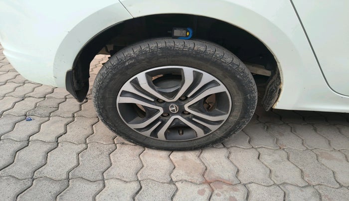 2022 Tata TIGOR XZ PLUS CNG, Petrol, Manual, 54,477 km, tyre